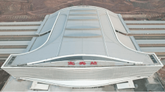 面临史上极端炎暑气候和疫情